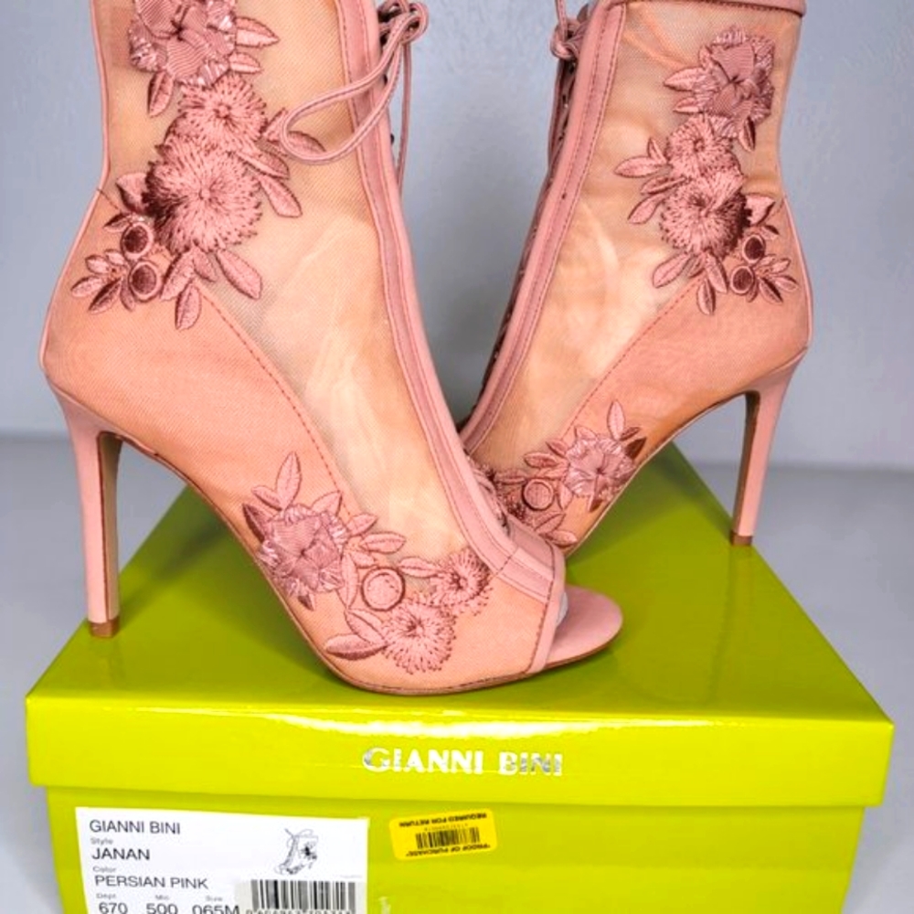Gianni Bini Women's New Janan color Persian Pink Size: 6.5M